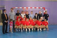 Merino visita a los jugadores de la Selección Española de Fútbol Sala  para ciegos concentrados en Logroño