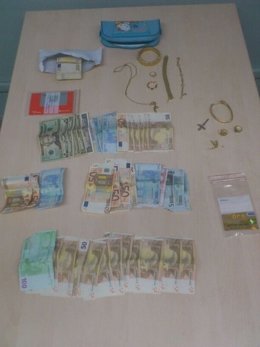 Material Recuperado En Los Arrestos De La Urbana En Barcelona