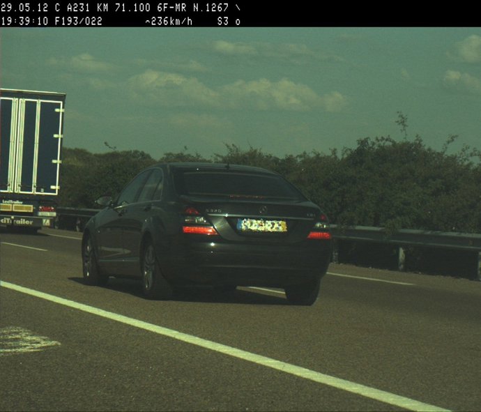Fotografía Del Automóvil Que Cometió La Infracción