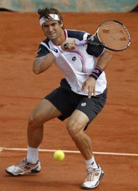 Tenis/Roland Garros.- David Ferrer alcanza sin problemas la tercera ronda