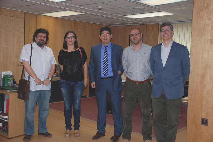Diego Valderas Con Representantes De La Coordinadora Andaluza De ONG