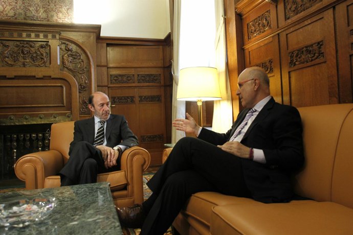 Alfredo Pérez Rubalcaba, Y El Portavoz Parlamentario De Ciu, Josep Antoni Duran