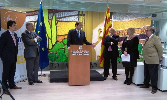 El Conseller Pelegrí Durante La Exposición Sobre Consumo En Bruselas