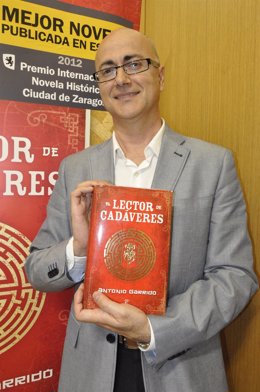 El Escritor Antonio Garrido
