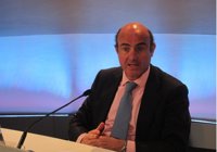 De Guindos pide disipar cuanto antes las "dudas" sobre el futuro del euro