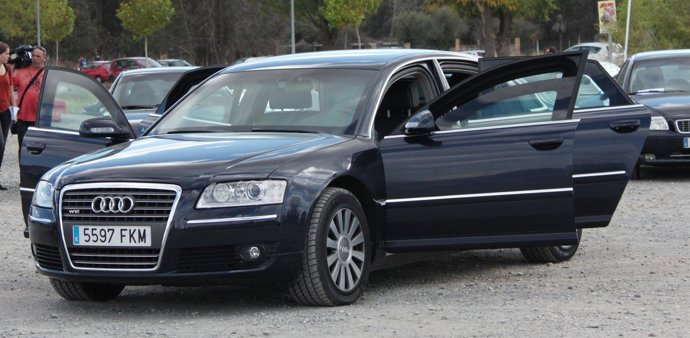 AUDI  A8 , SUBASTA COCHES JUNTA