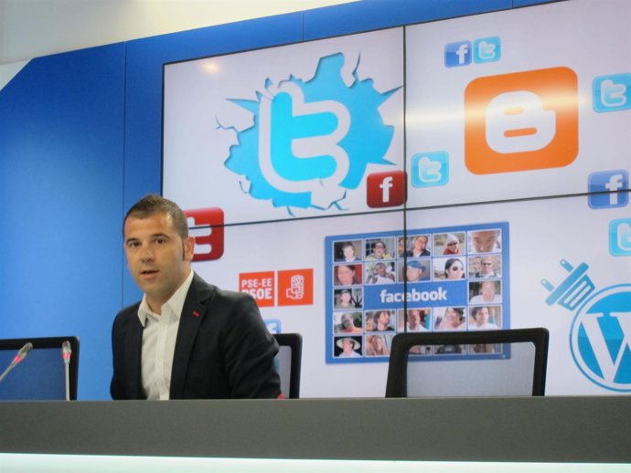 El Parlamentario Del PSE Oscar Rodríguez