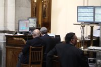 La prima de riesgo española continúa en zona de máximos