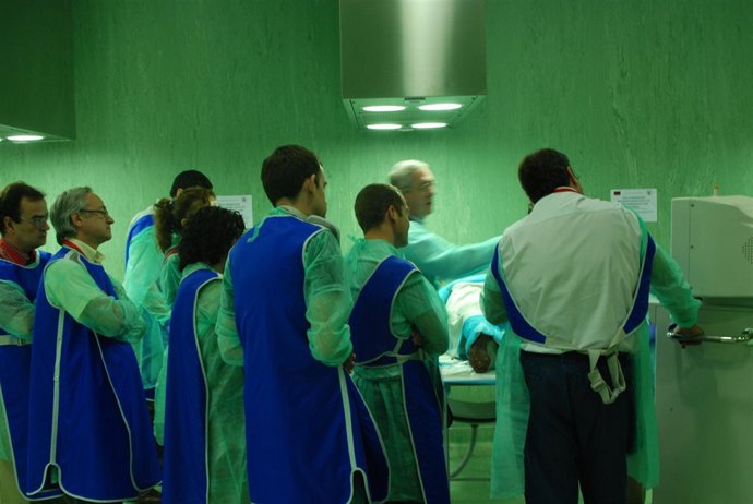 Médicos En Un Quirófano