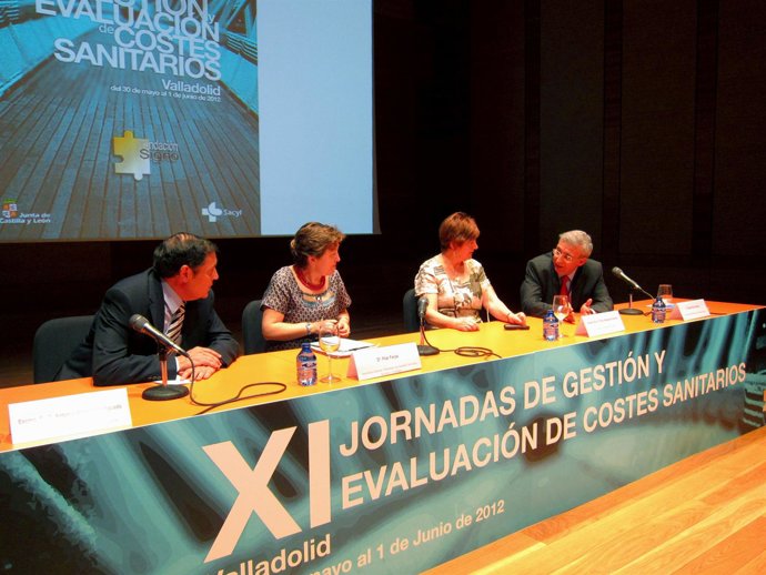 Mosquera (Segunda Por La Derecha) En Las Jornadas Sobre Sanidad