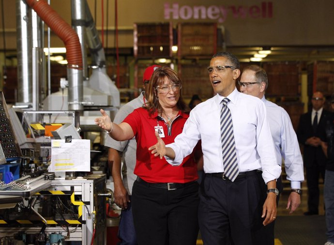 Obama Visita Una Fábrica En Minnesota