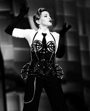 Madonna en Tel Aviv vestida por Jean Paul Gaultier