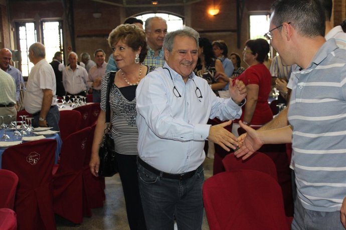 Alfonso Rus A Su Llegada Al Encuentro De Los 'Populares'