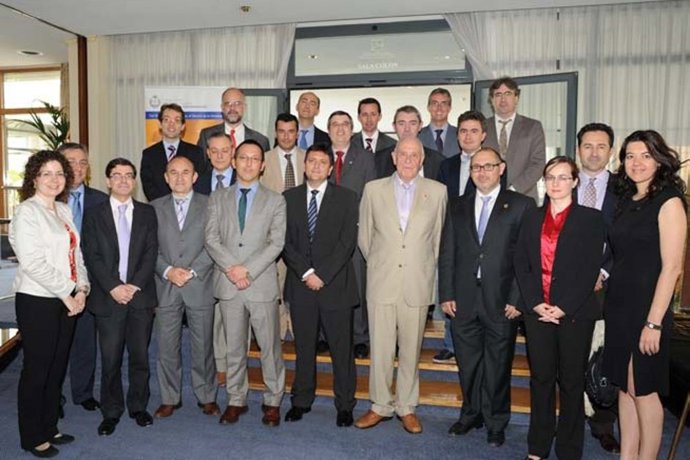 Representantes Del COIT Y De La AEIT Con El Jurado De Los Premios