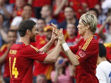Xabi Alonso Y Fernando Torres Con España