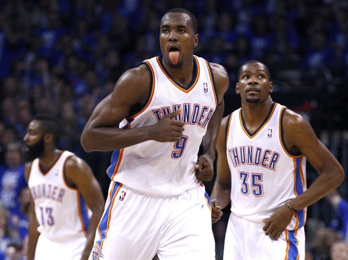 Harden, Serge Ibaka Y Kevin Durant En El Oklahoma Thunder - San Antonio Spurs