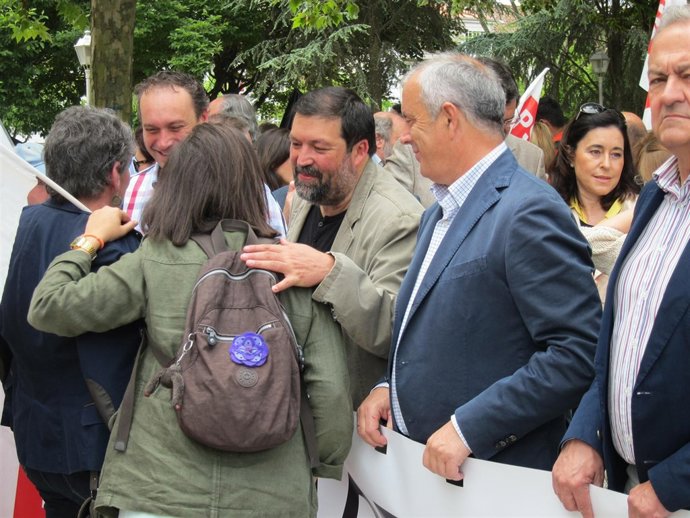 Francisco Caamaño En La Manifestación Contra Los Recortes En  Sanidad En Santiag