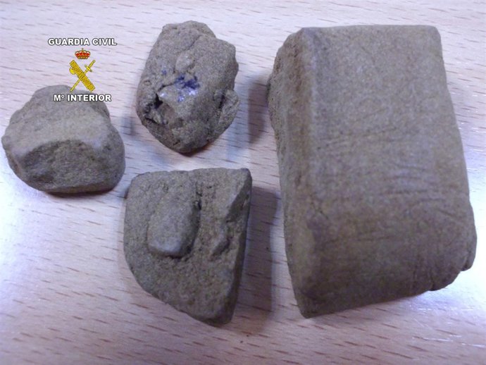 60 Gramos De Hachís En Porciones Dispuestas Para La Venta