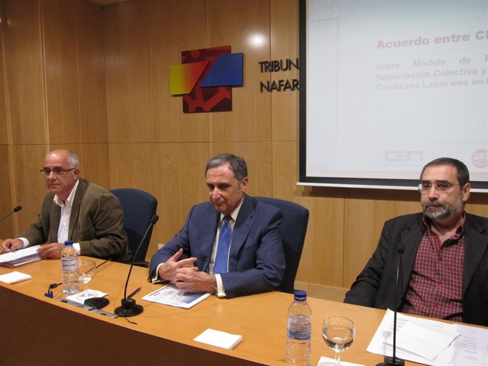 Juan Goyen (UG), José Antonio Sarría (CEN) Y José María Molinero (CCOO).