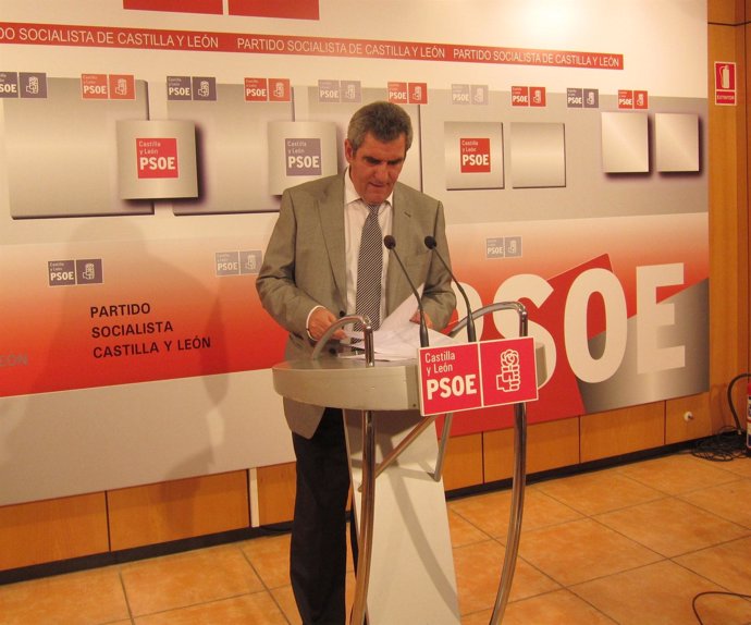 El Secretario Regional Del PSOE En Castilla Y León, Julio Villarrubia