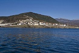 Vista De Nagore (Arce) Desde El Embalse De Itoiz.