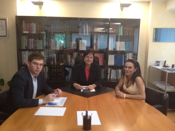 Carmen Castro Y Sylvia Riera