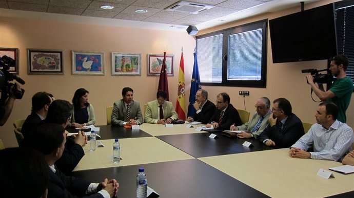 Sevilla Explica Criterios Redacción Guías Sobre Construcción