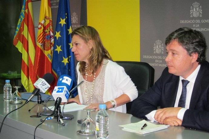 Sánchez De León Junto Al Subdelegado En Valencia Durante La Rueda De Prensa