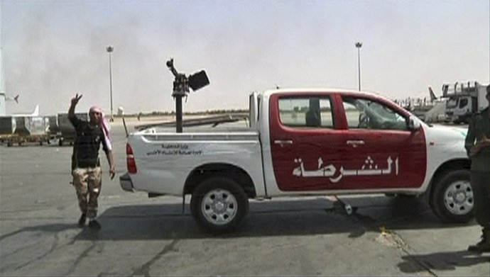 Enfrentamientos Entre Milicias Rivales En El Aeropuerto De Tripoli