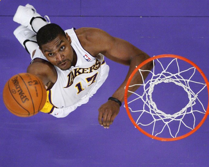 Andrew Bynum, De Los Angeles Lakers