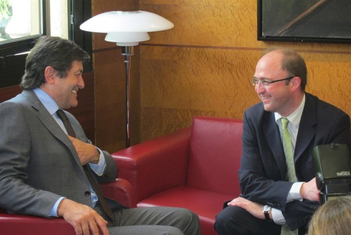 Javier Fernández Y Antonio Del Luis Solar