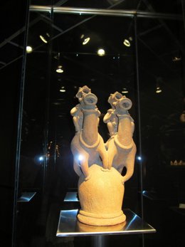 Jinetes De Terracota De 'Reino De Oku'