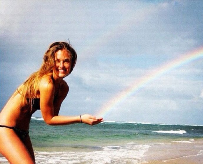 Bar Refaeli en bikini