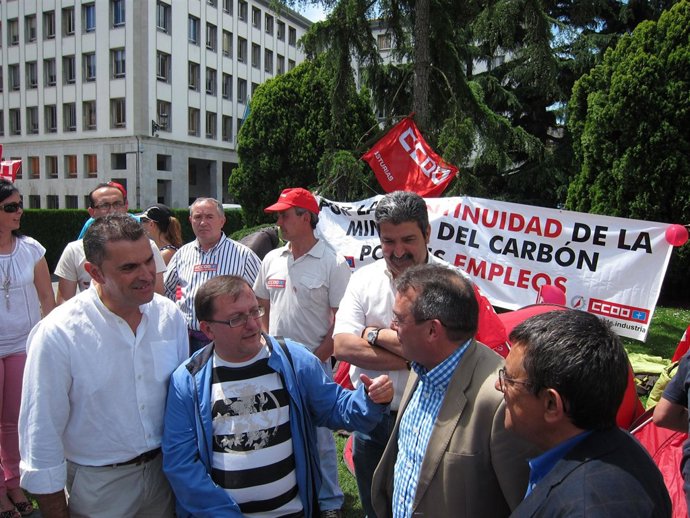 Responsables De IU Apoyan A Mineros De CCOO