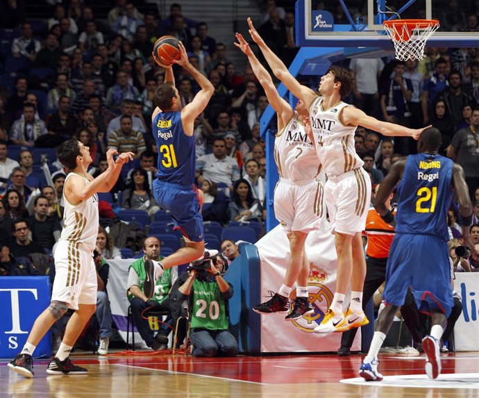 El Barça Regal Hace Una Remontada De Campeón Y Se Asegura El Liderato