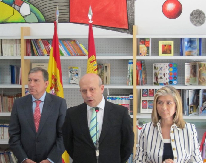 Wert Durante Su Visita Al CP Miguel De Cervantes De Valladolid