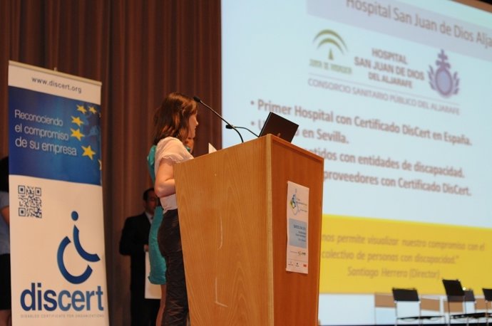 Un Momentro De La Entrega Del Premio