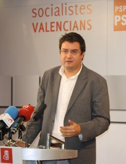 El Secretario De Organización Del PSOE, Óscar López