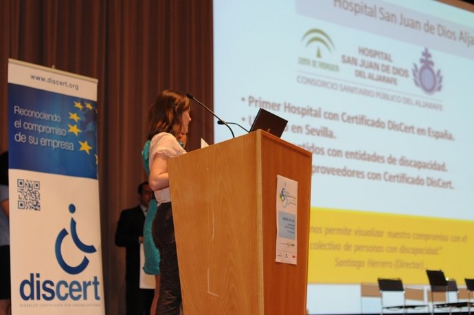 Un Momentro De La Entrega Del Premio