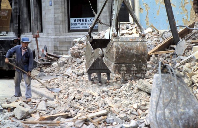 'Office Baroque', De Gordon Matta-Clark