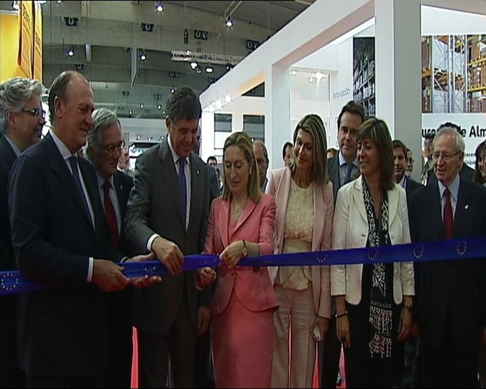 Pastor Y Recoder Inauguran Una Feria En Barcelona