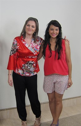 La Cineasta Isabel De Ocampo (Izquierda) Junto A La Actriz Cindy Díaz