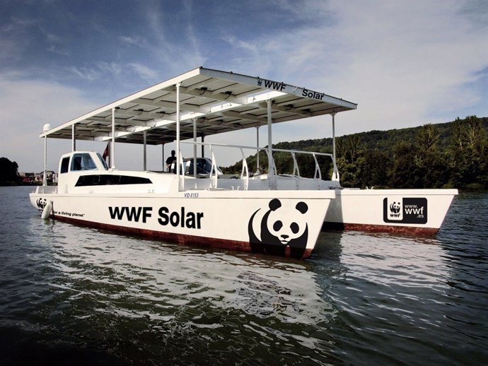 Imagen Del Barco Solar De WWF