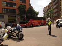 La Urbana da 129 avisos en la Sagrada Familia el primer día de limitación de buses turísticos
