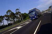 Un total de 891 vehículos han sido escoltados esta martes en 45 convoyes por la huelga del transporte