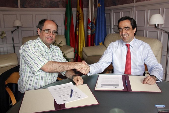 El Alcalde Y El Director Del SOAM