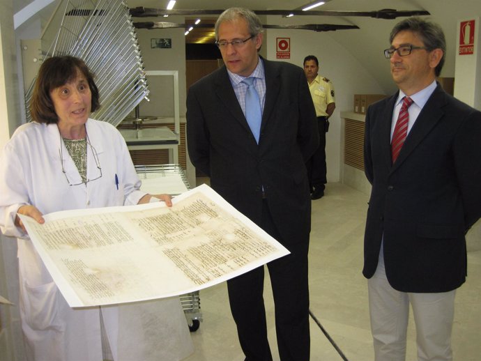 El Subdelegado Del Gobierno De Valladolid Visita El Archivo De Simancas