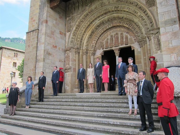 Los Príncipes De Asturias, En Leyre.