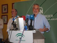 Griñán augura un congreso regional "excelente" y aboga por solucionar los problemas de los ciudadanos