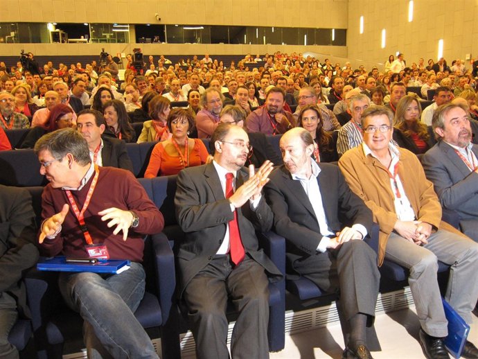 Javier Lambán Y Alfredo Pérez Rubalcaba En El Congreso Regional Del PSOE-Aragón